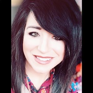 Meet your Posher, Selina